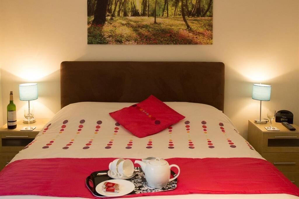Treetops Cottages & Spa グリムズビー エクステリア 写真