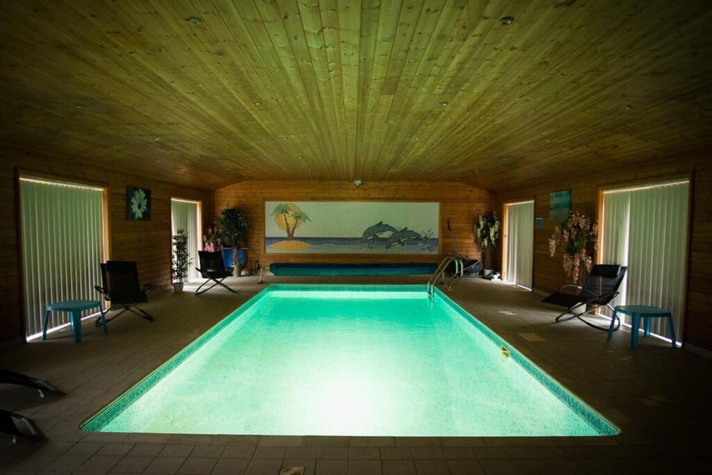 Treetops Cottages & Spa グリムズビー エクステリア 写真